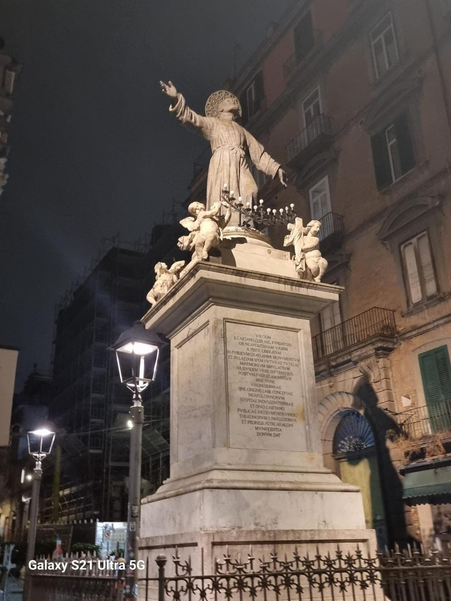Dint ' O Vico San Petrillo Lejlighed Napoli Eksteriør billede